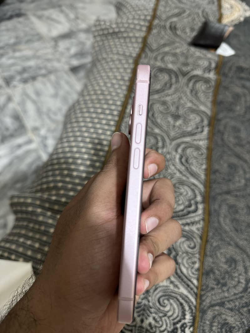Apple iPhone 15 8