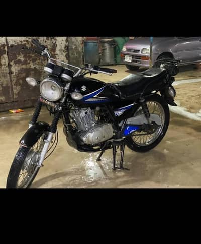 Suzuki GS 150 2015