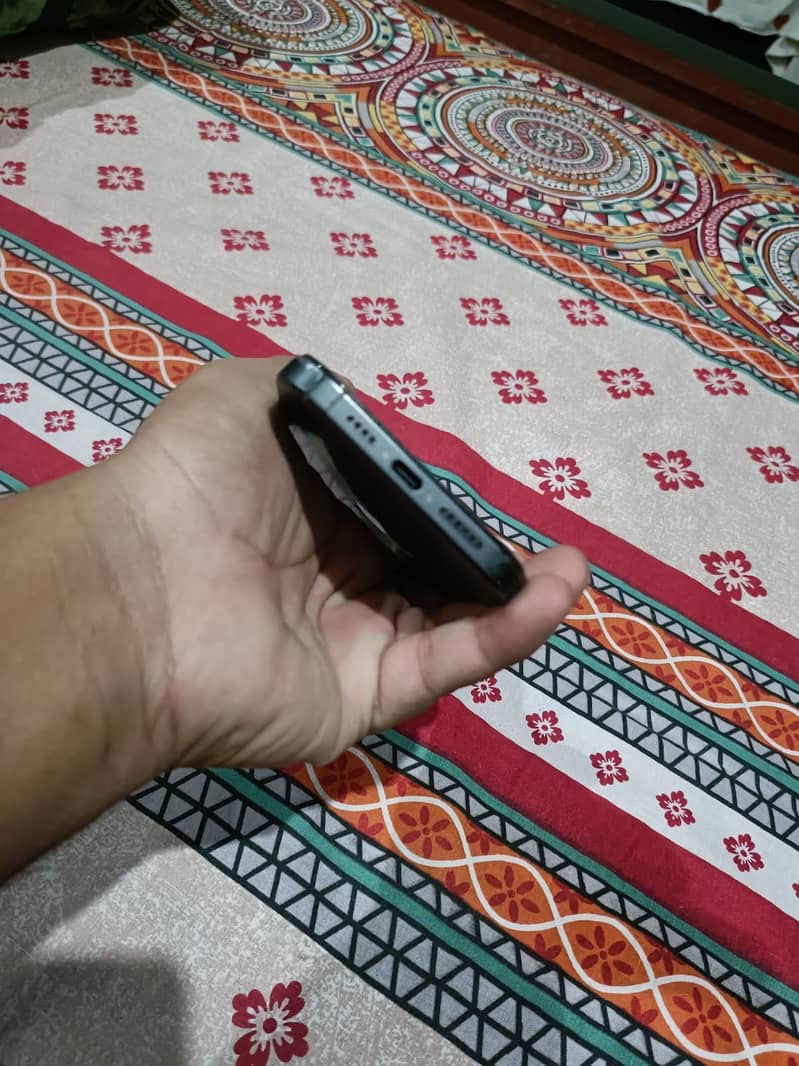 Apple iPhone 15 Pro Max 1
