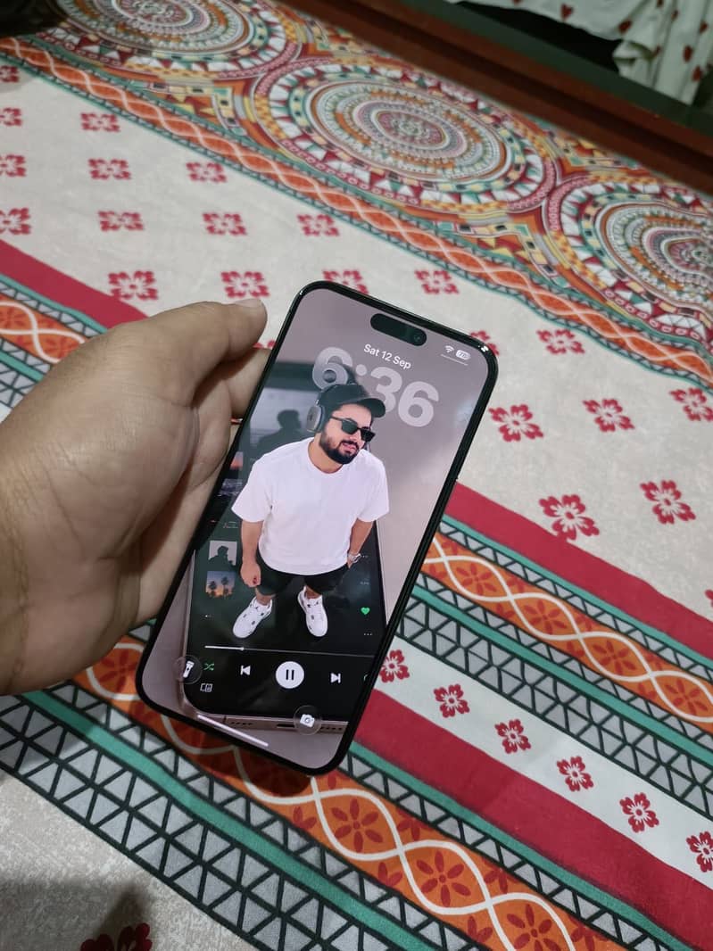 Apple iPhone 15 Pro Max 3