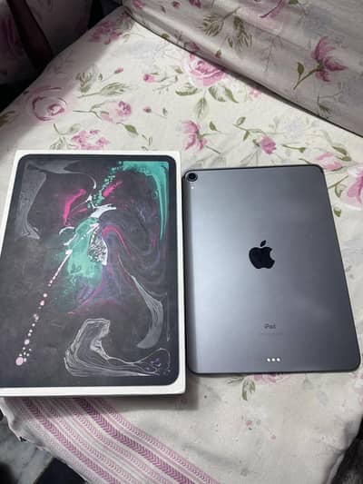 IPAD PRO 11 INCH 256JB WITH BOX PUBG 120FPS  10/10 CONDITION