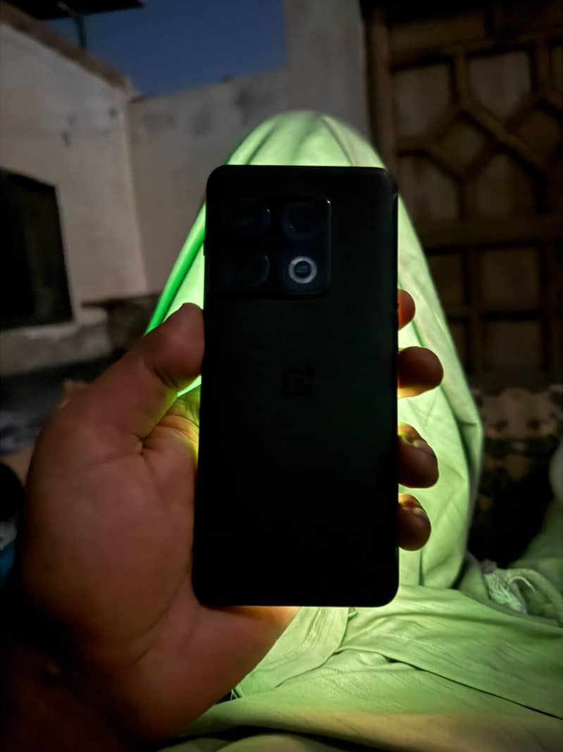 One Plus 10 Pro 1