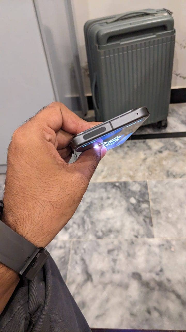 Google Pixel 9 4