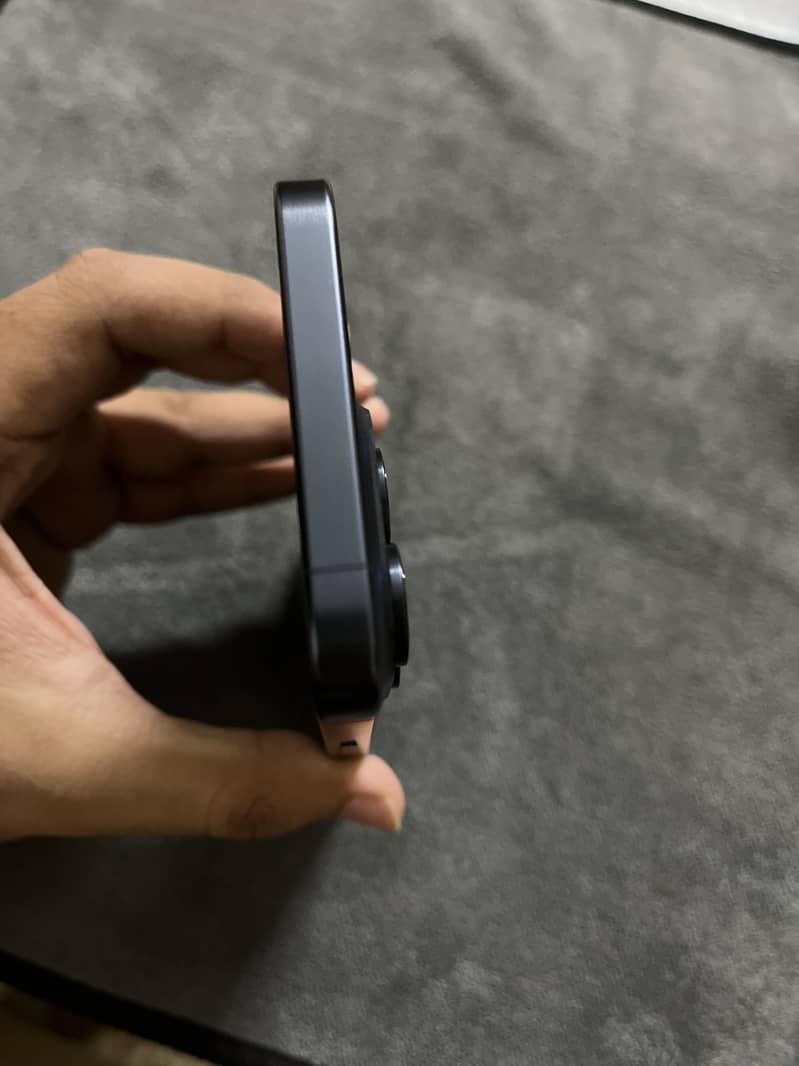 iPhone 15 Pro Max 3
