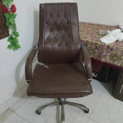 revolving office chair in good condition
