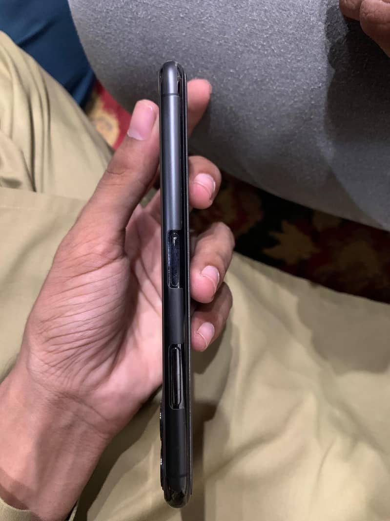 Apple iPhone 11 Pro 5
