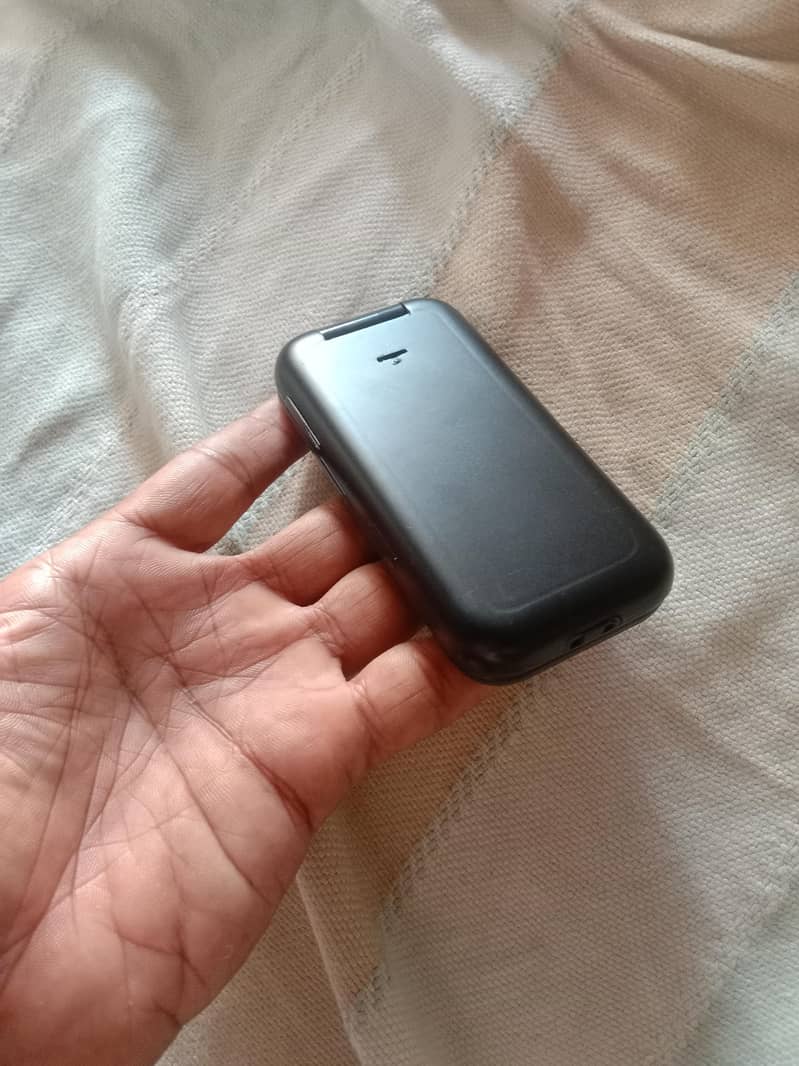 Nokia 2760 1
