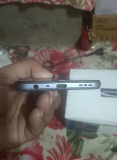 OPPO f17 box sath ha exchange bi ho jaye ga 8+5 128gb