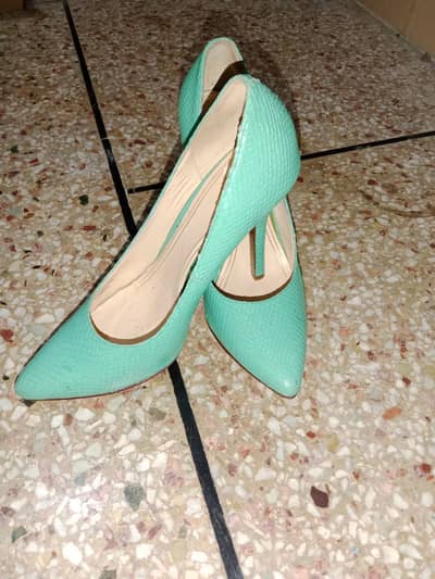 Heels lot for sale (price range 500 to 1000)