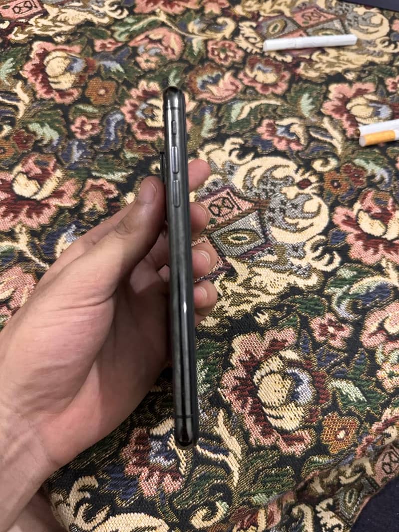 Apple iPhone X 2
