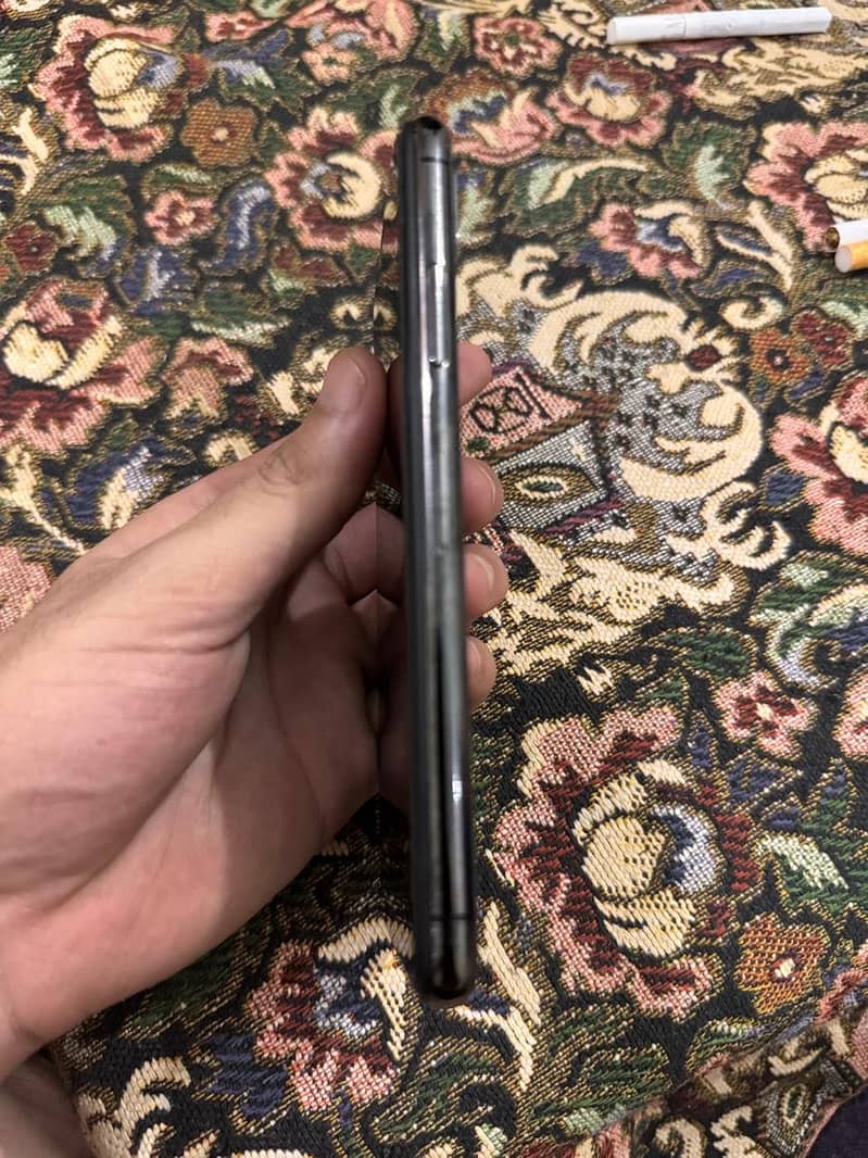 Apple iPhone X 3