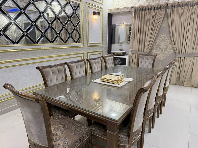 Ten chairs Dining table 0