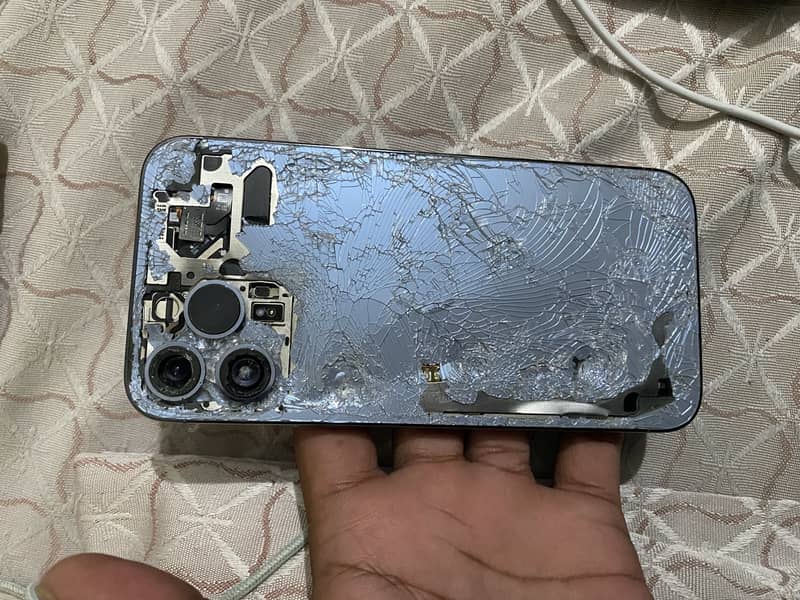 Apple iPhone 13 Pro Max 0