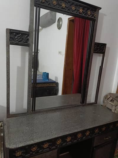 Metallic dressing table