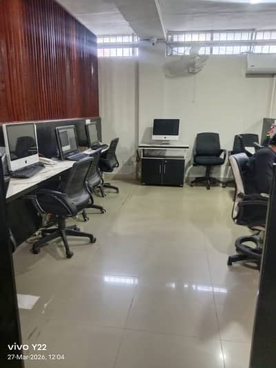 1800 Sq/Feet Ground Floor Commercial Ofice For Rent