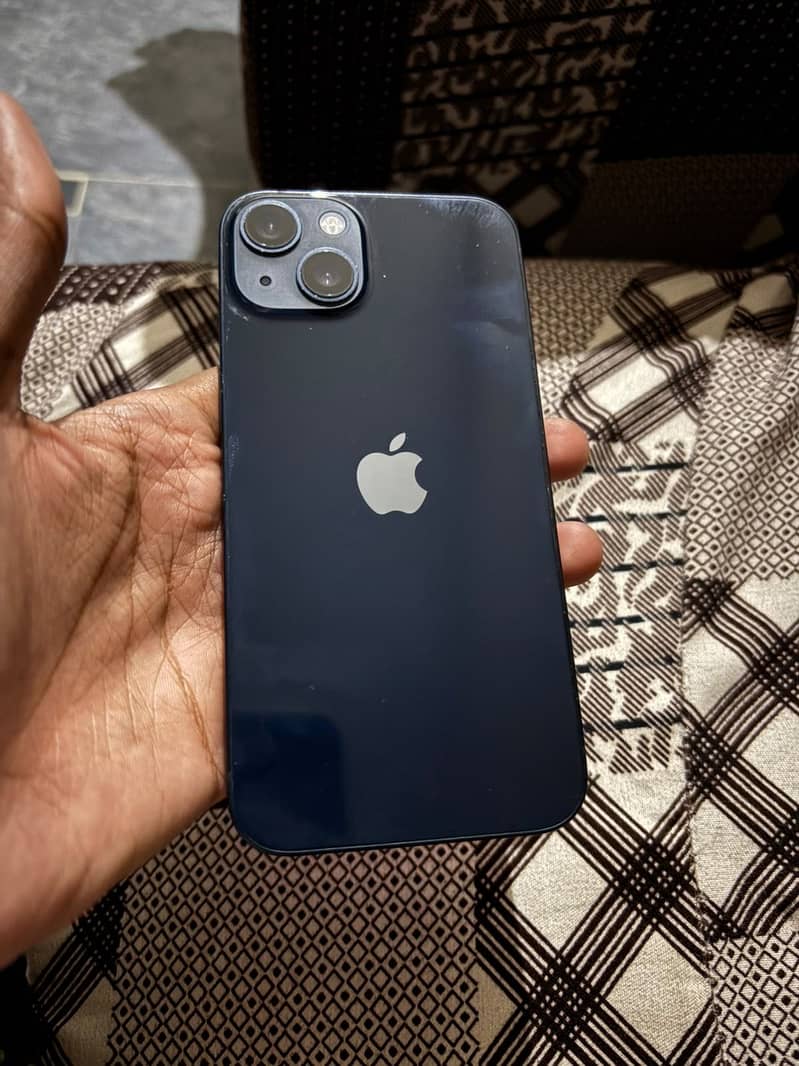 iPhone 13 4