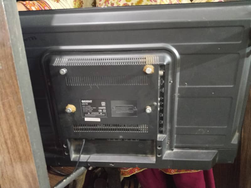 32inch LCD 1