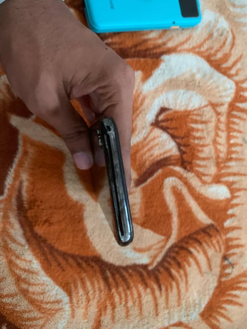 Apple iPhone X 5