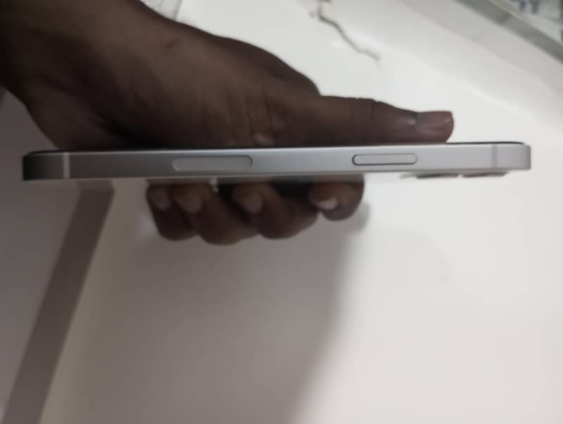 Apple iPhone 12 2