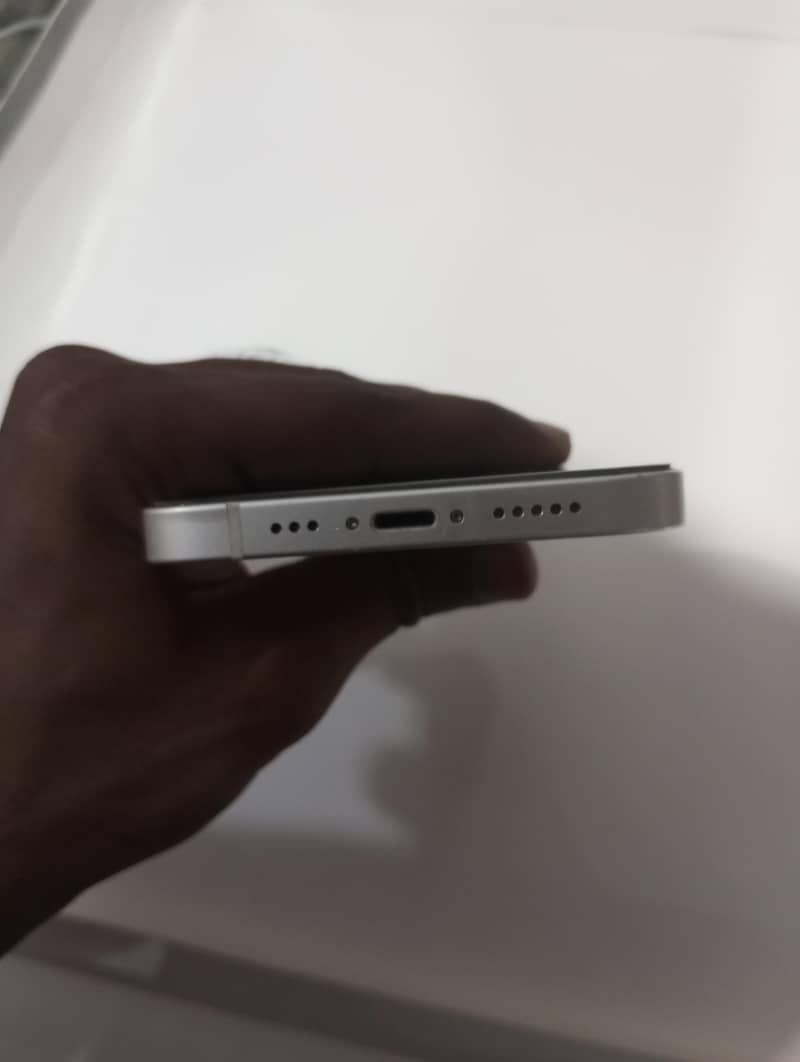 Apple iPhone 12 3