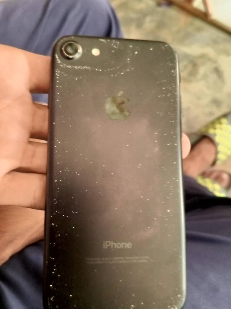 Apple iPhone 7 1