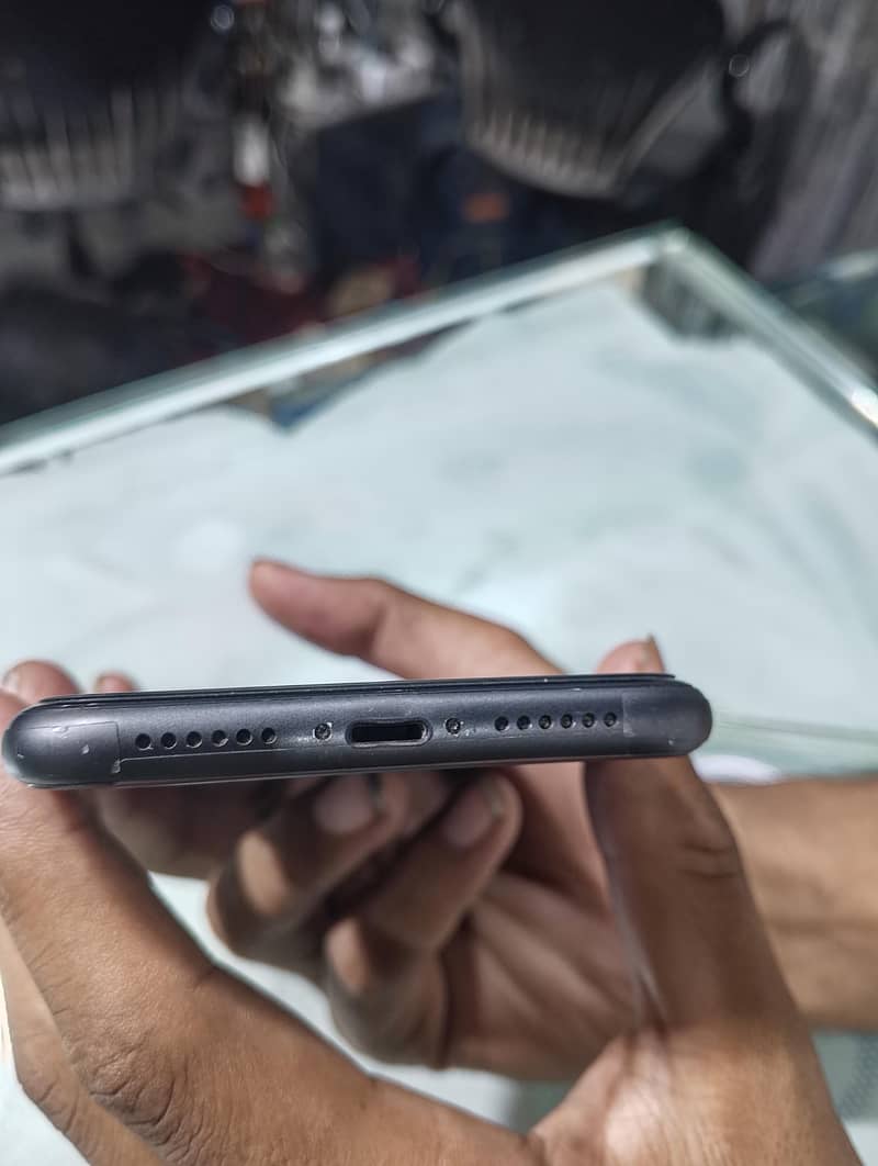 Apple iPhone 11 5