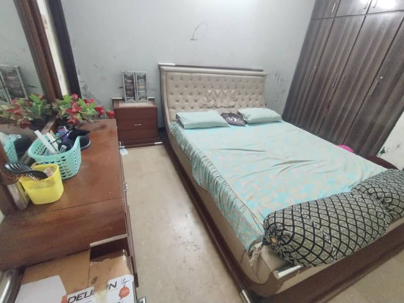 3 bed 8