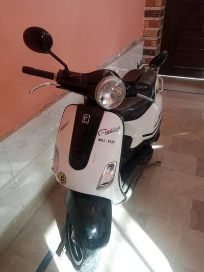 vespa lx 150cc injector automatic disc break tubeless tires