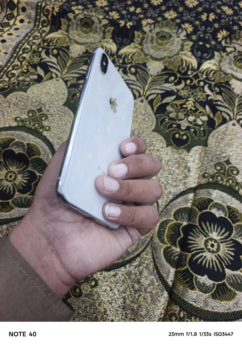 Apple iPhone XS Max 1