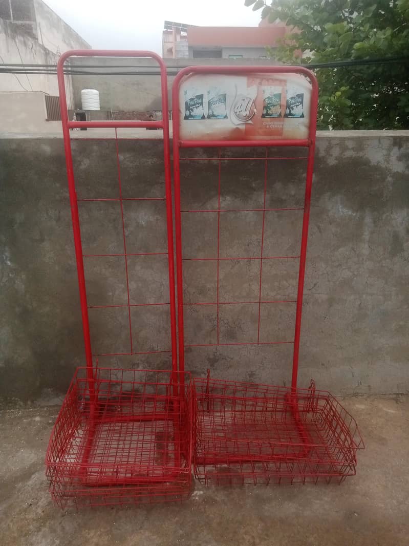 chips stand 6