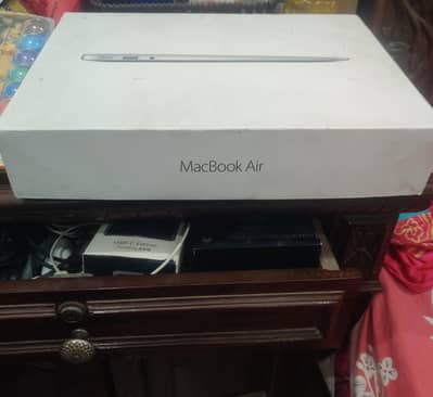 MacBook Air 2017 8/128Gb