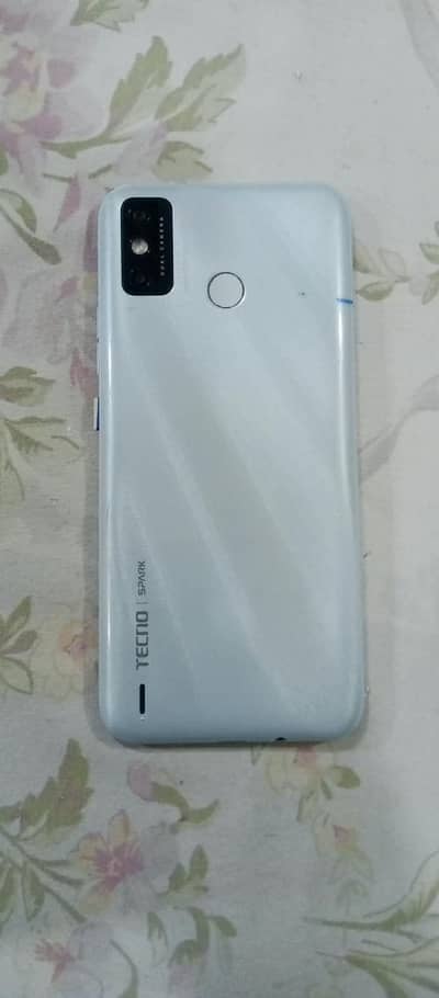 Tecno Spark 6 go 4 gb 64 gb no ishu my phone no open ropair