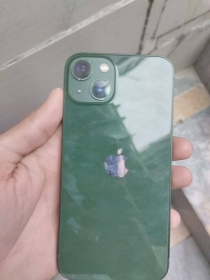 Apple iPhone 13 0