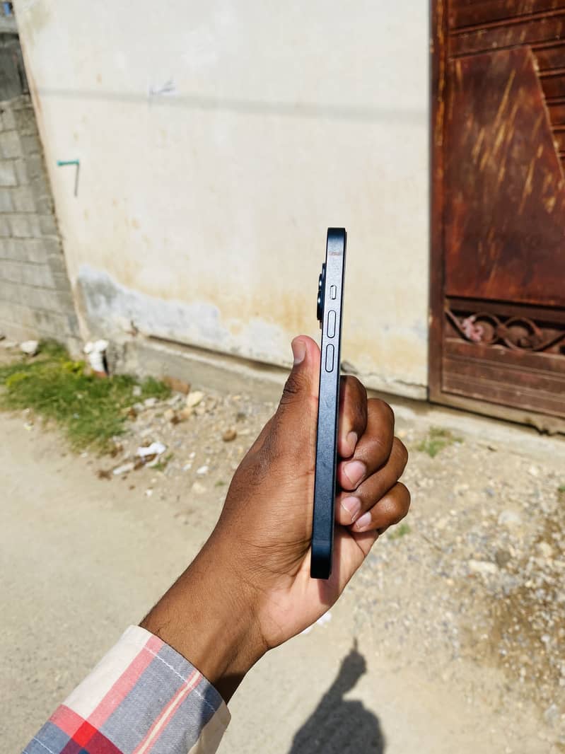 Apple iPhone 14 6