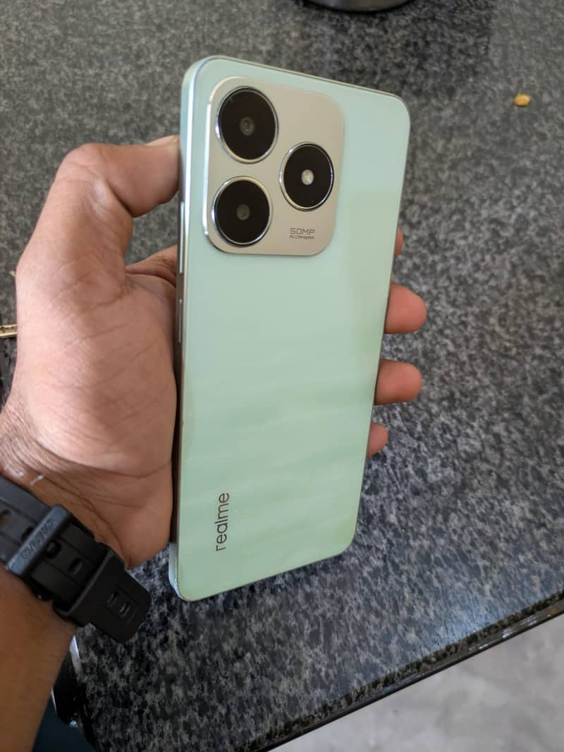 Realme C63 6