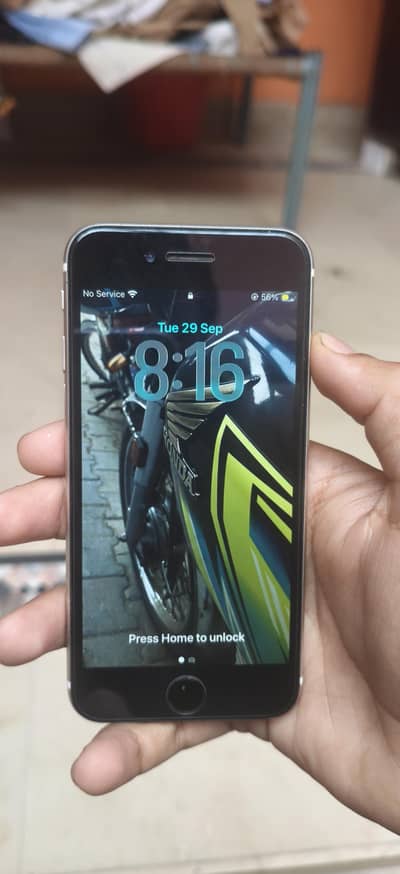 Apple iPhone SE
