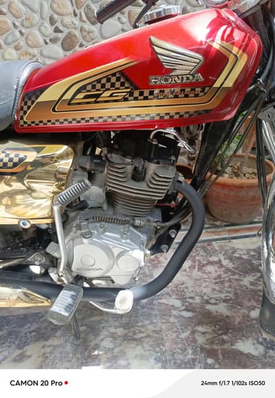 Honda 125 Sef Start Gold Edition