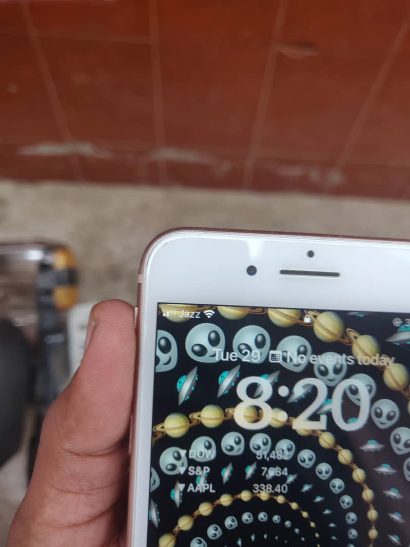 Apple iPhone 8 Plus 4