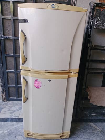 Pell refrigerator in good condition for sale