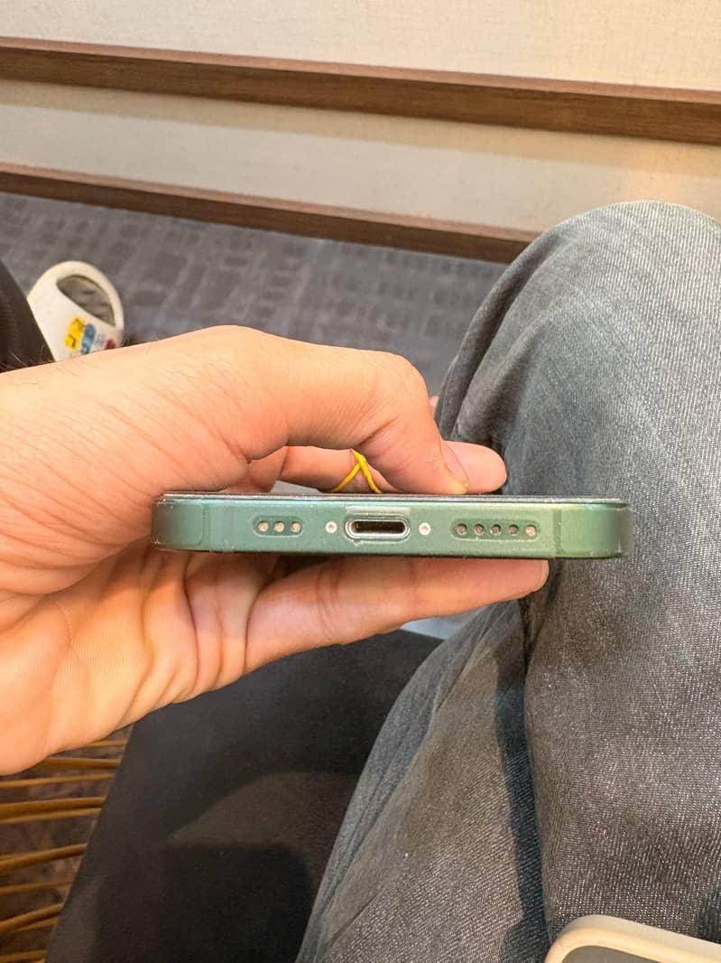 Apple iPhone 13 3
