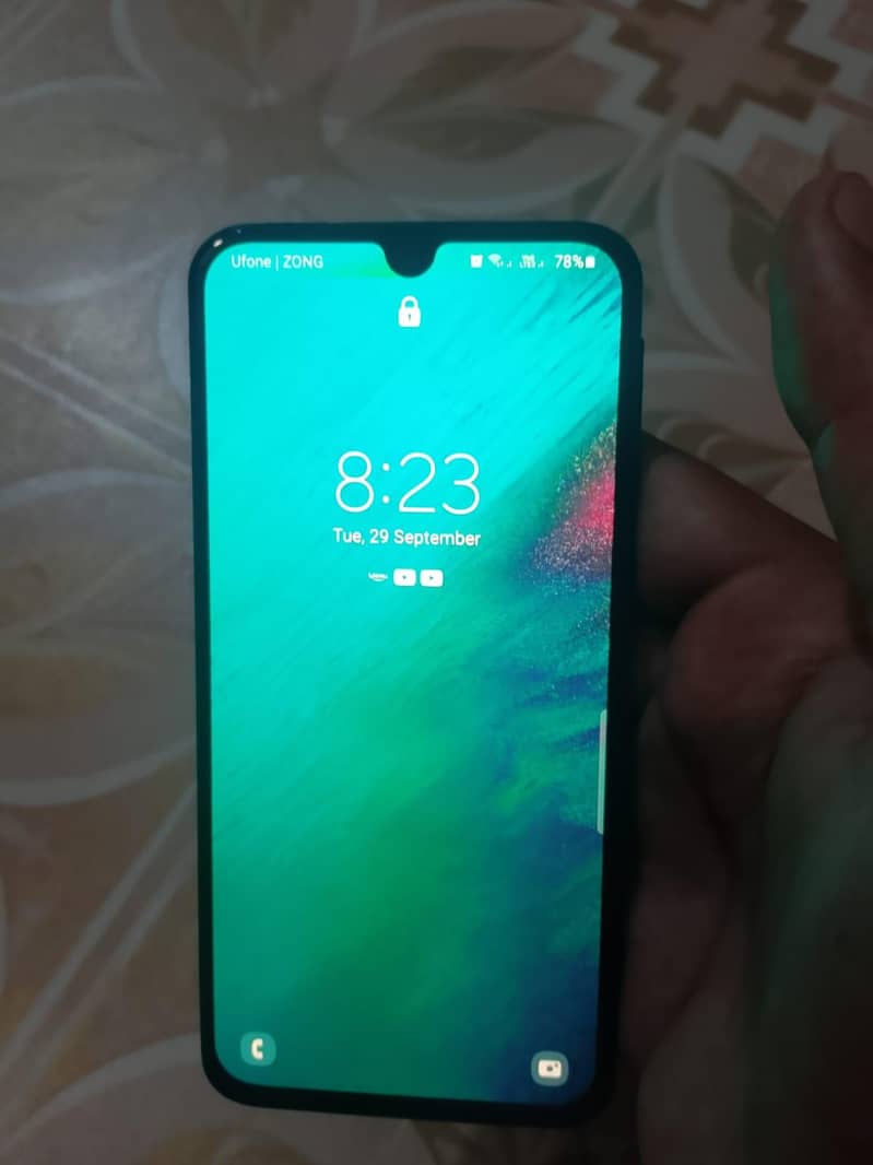Samsung Mobile A40 2