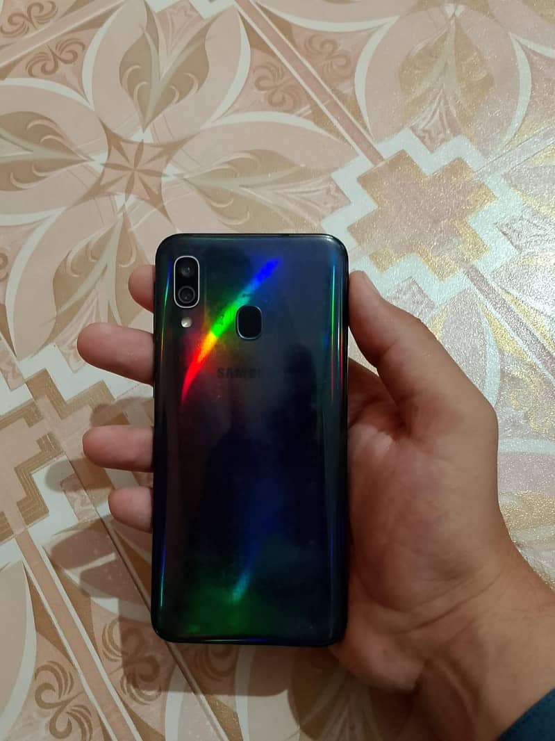 Samsung Mobile A40 4