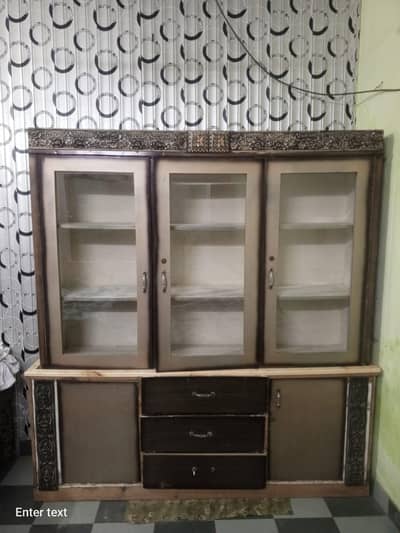 3 Door showcase 5 Draws