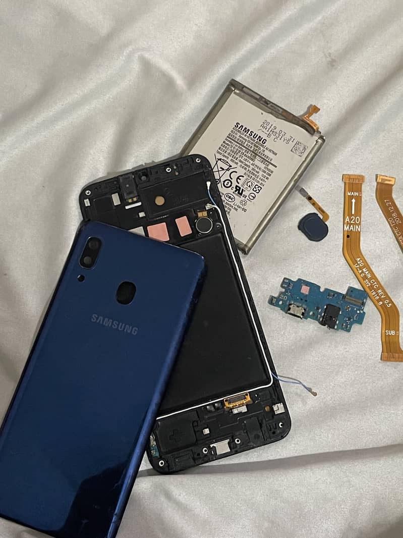 Samsung Mobile A20 0