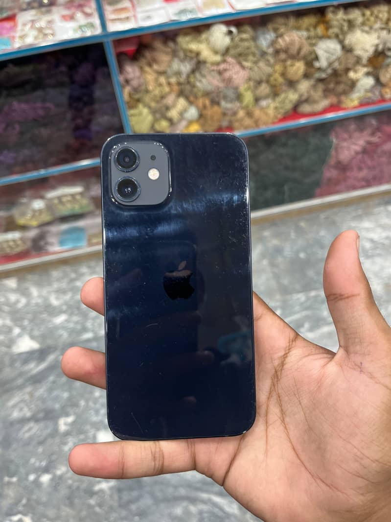Apple iPhone 12 3