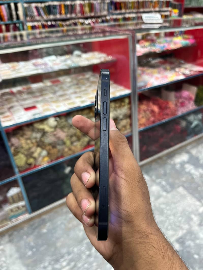 Apple iPhone 12 5
