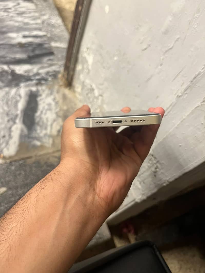 Apple iPhone 12 3
