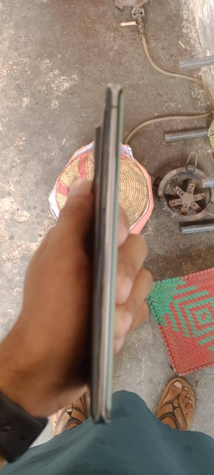 Sharp Aquos R6 2