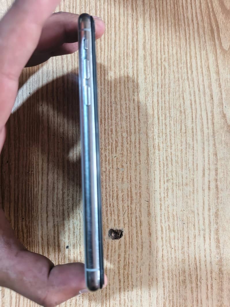 Apple iPhone X 3