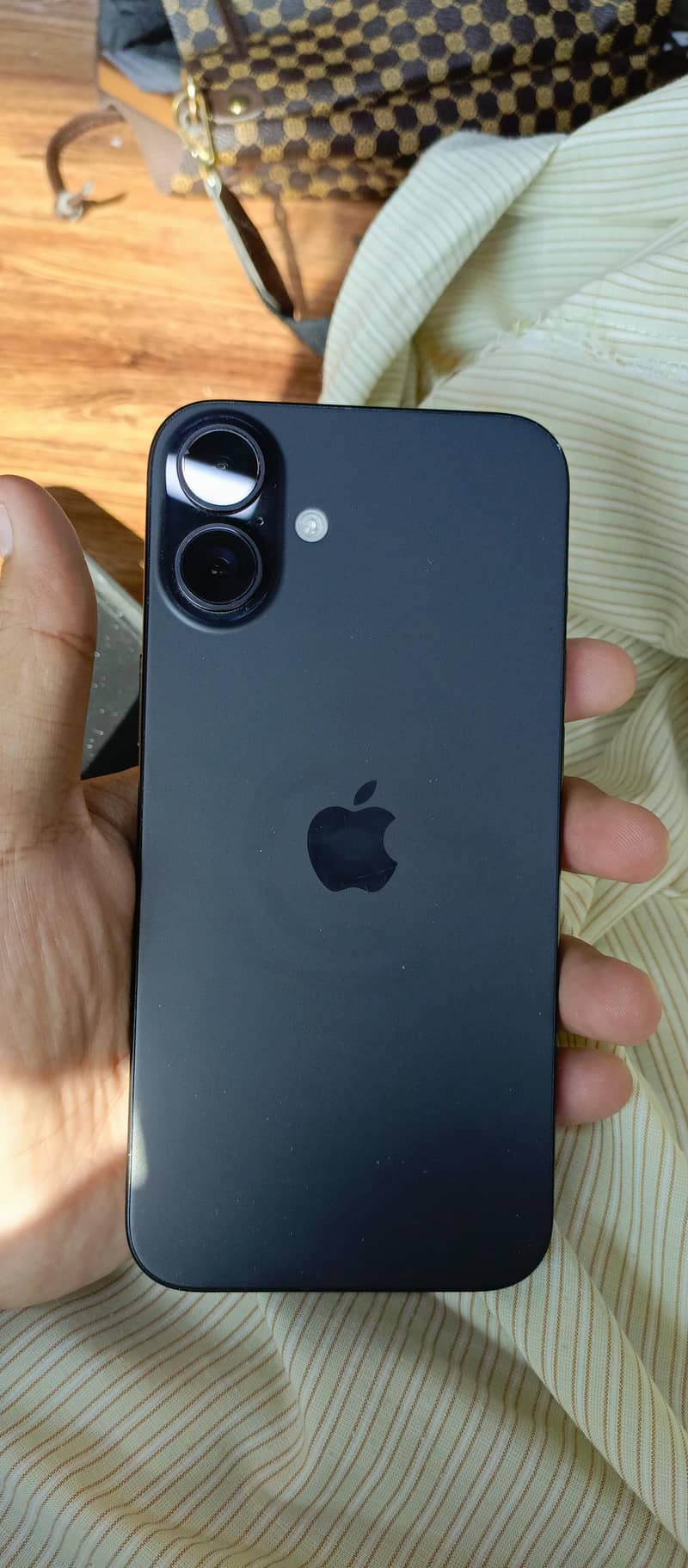 Apple iPhone 16 Plus 3